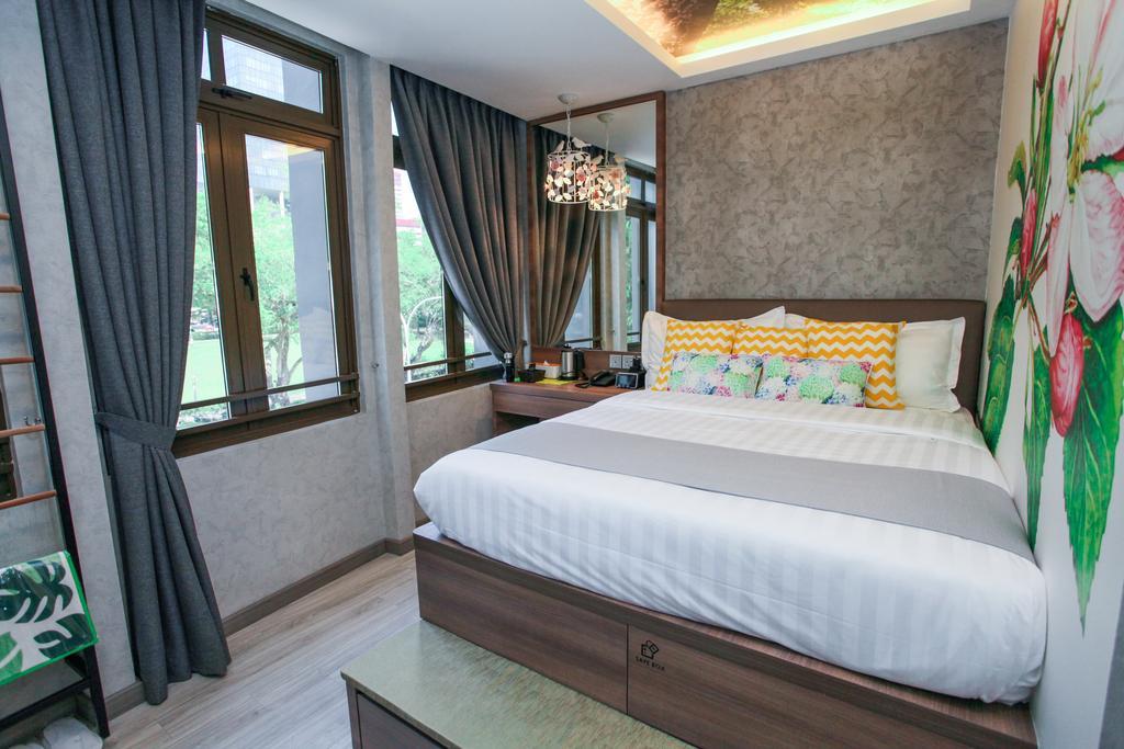 Champion Hotel