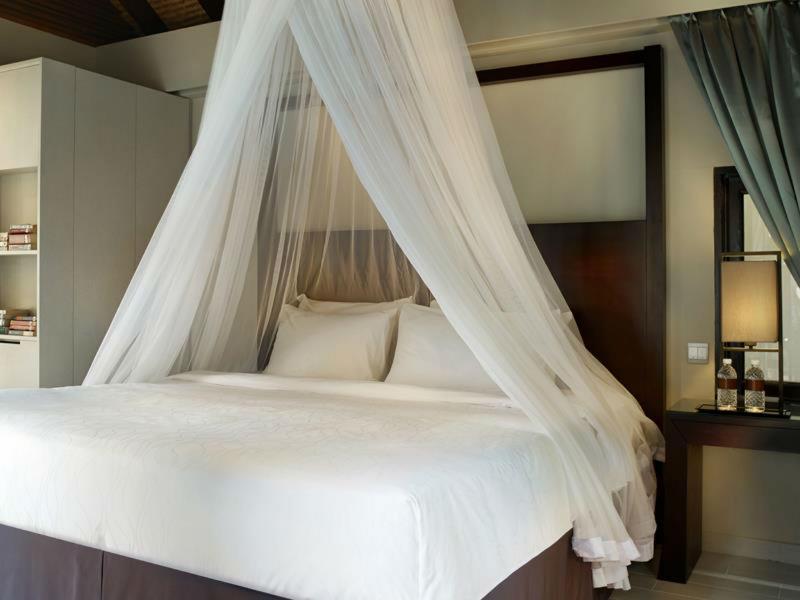 Amara Sanctuary Sentosa Resort Singapore