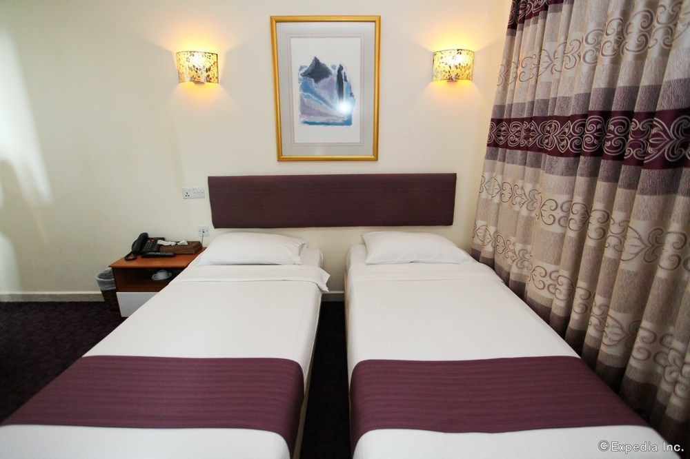 Yaju Hotel 2*