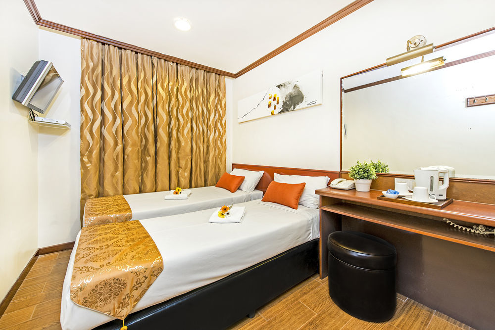 81 Gold Hotel 2*