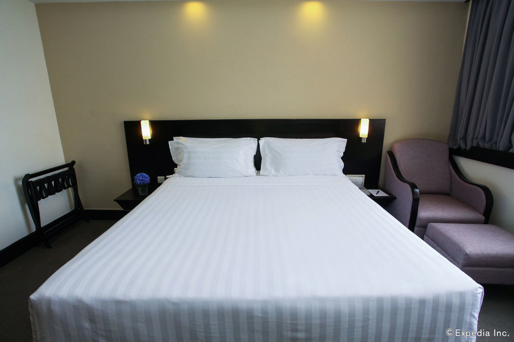 Furama Centre Hotel 4*