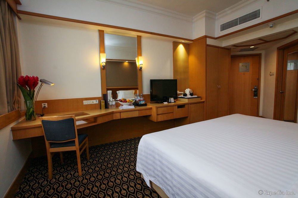 Furama Centre 4*
