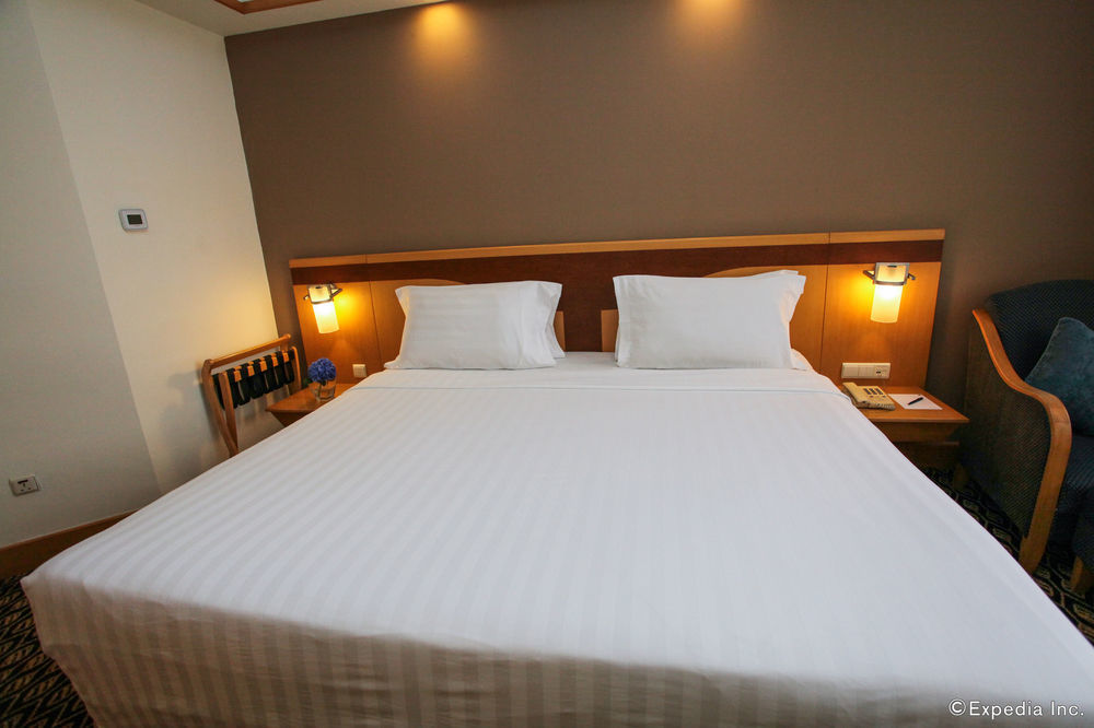 Hotel Furama Centre