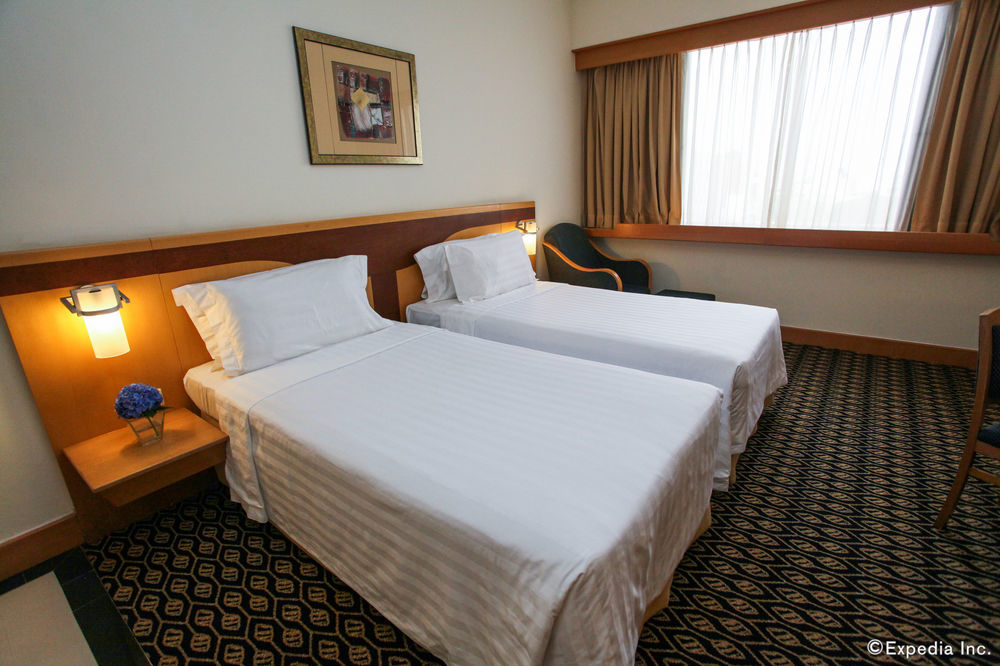 Furama Centre 4*