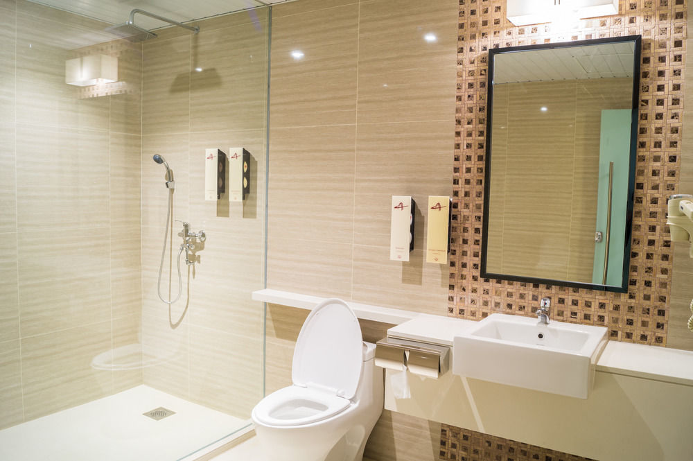 Ambassador Transit - Terminal 2 Hotel 3*
