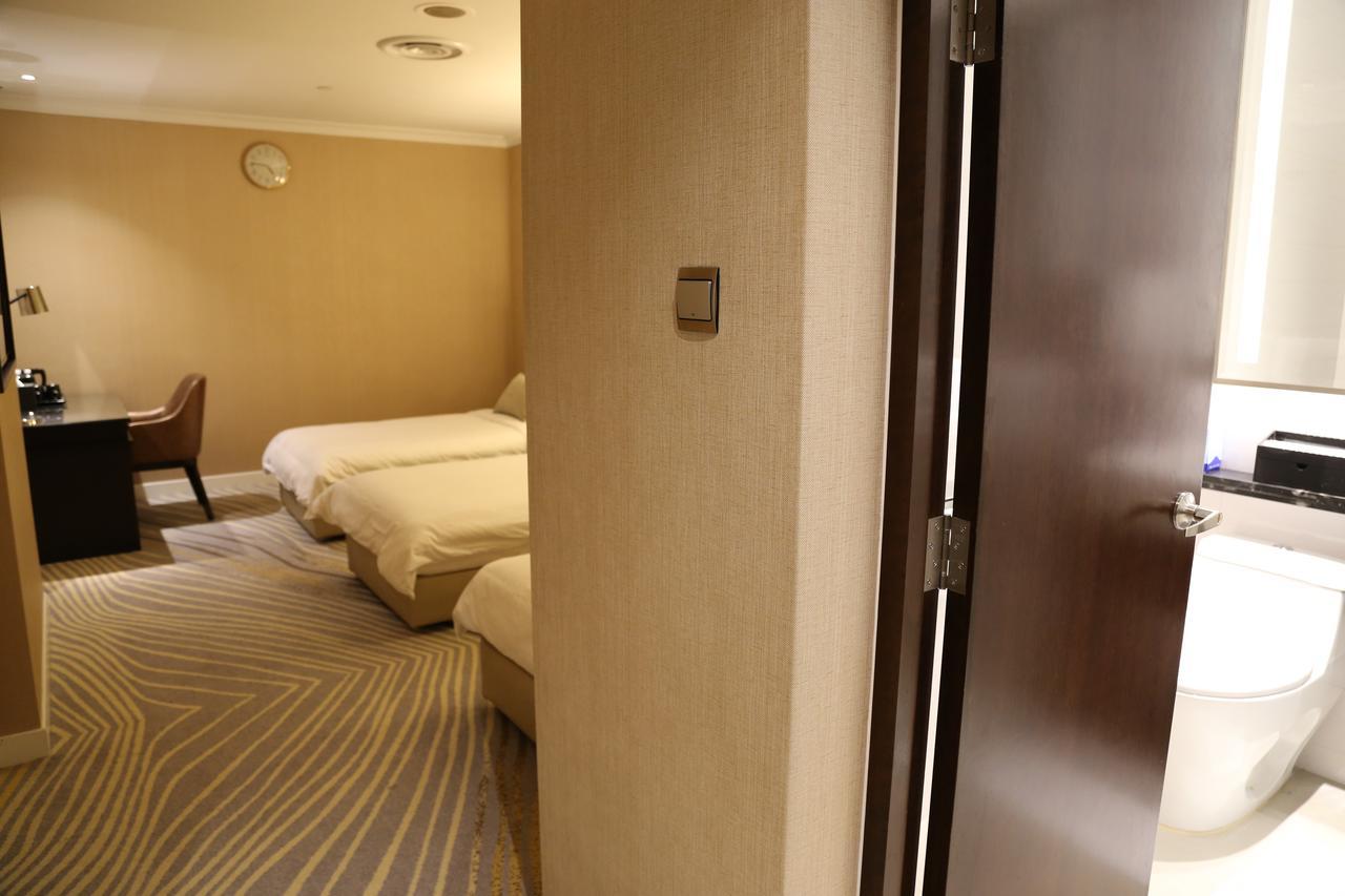 Ambassador Transit - Terminal 2 Hotel