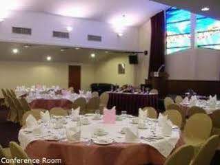 Metropolitan Ymca Hotel
