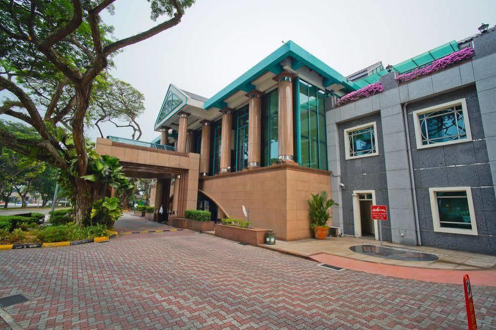 The At Recreation Club Hotel