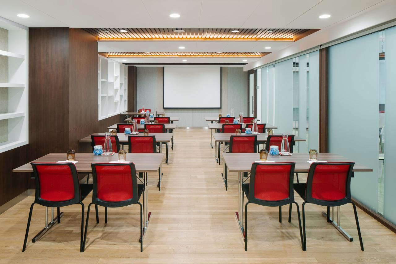 Ibis On Bencoolen - Newly Renovated