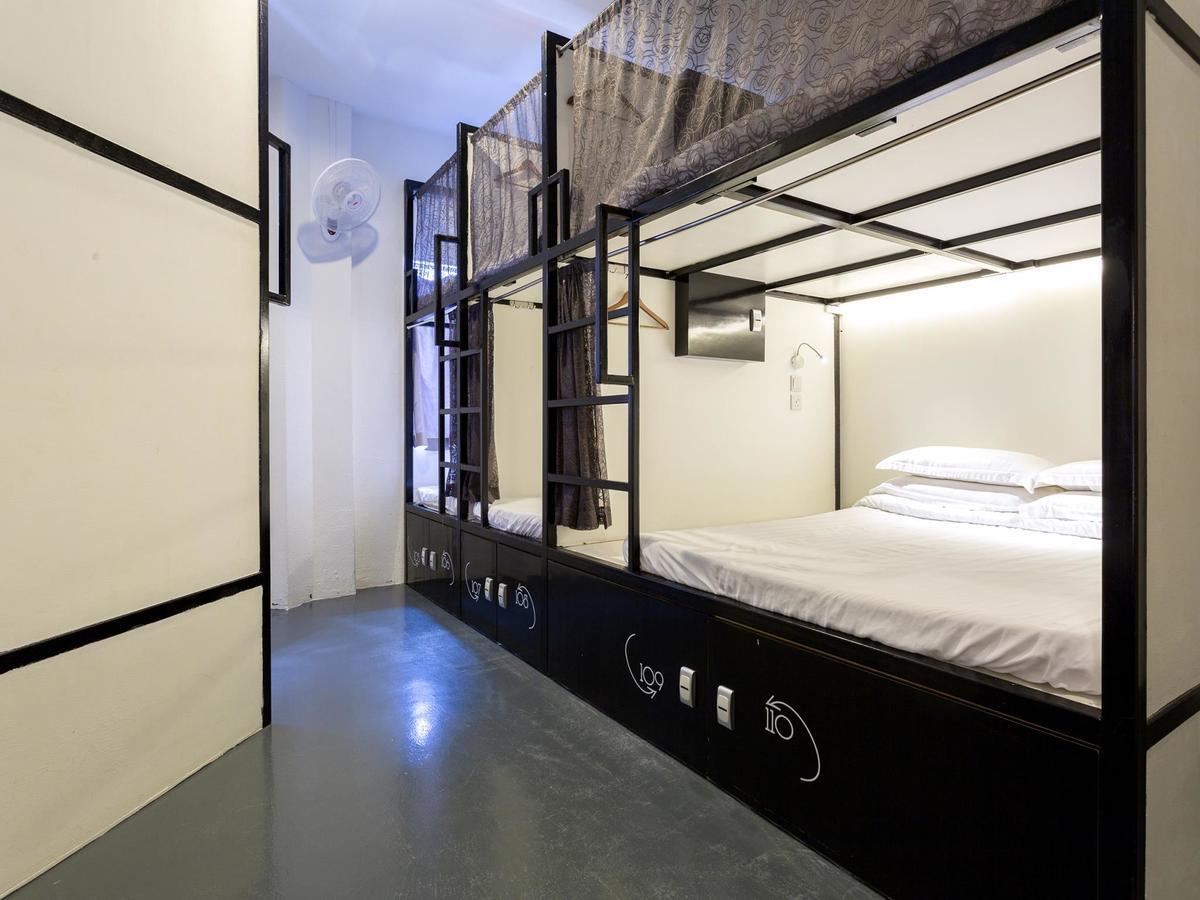 Capsulehotel Abc Premium