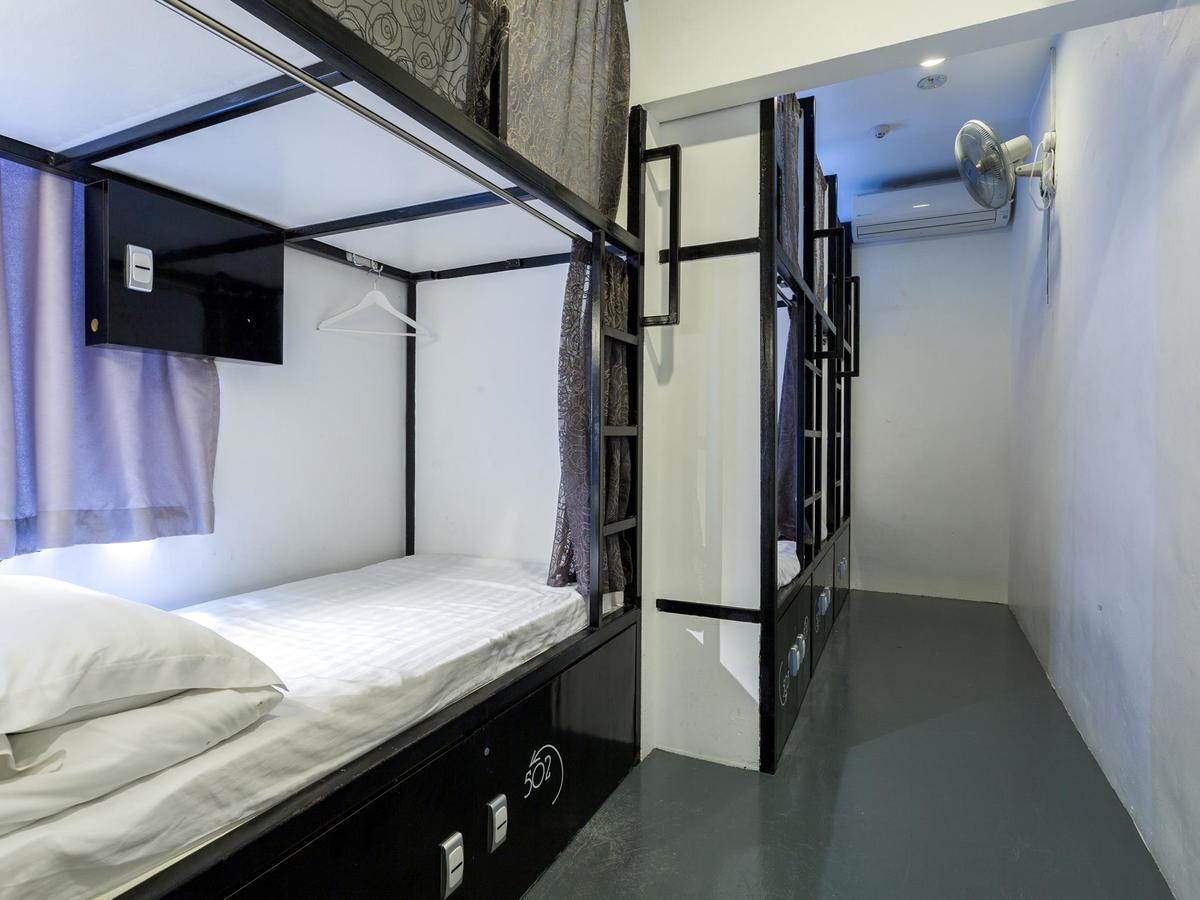 Capsulehotel Abc Premium *