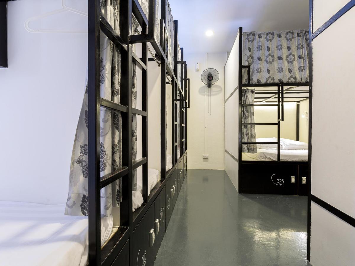Capsulehotel Abc Premium