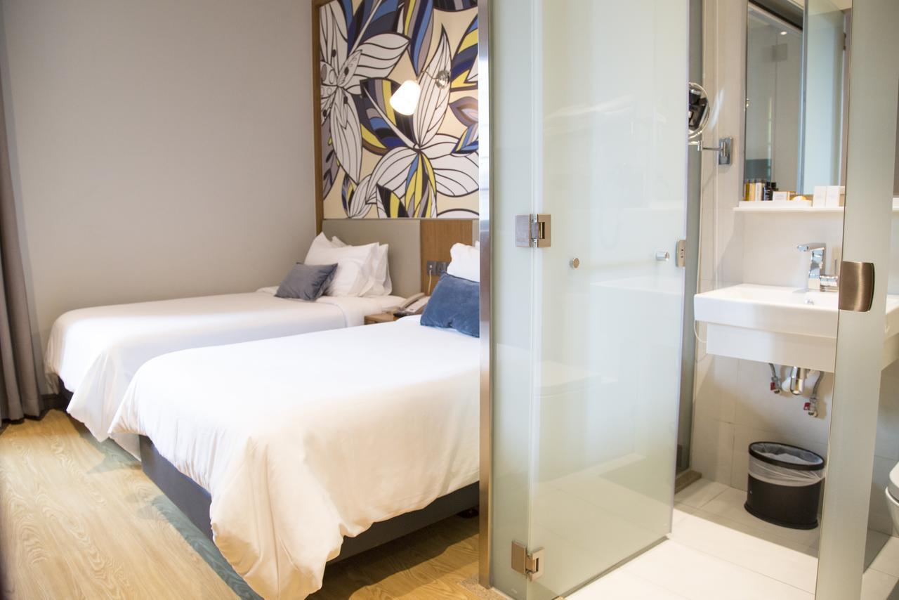 Hotel Bencoolen At Hong Kong Street Singapore