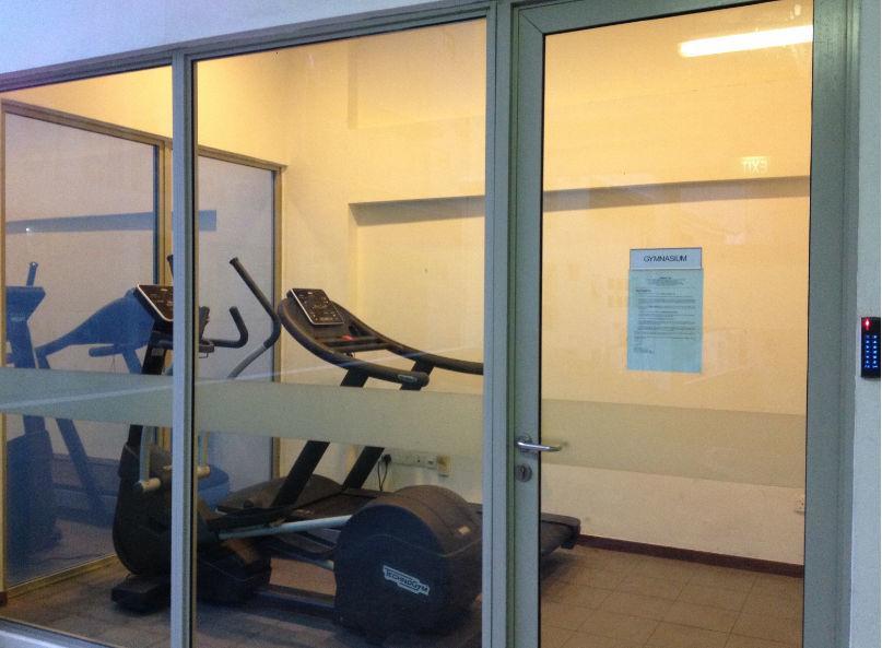 Apartmt With Pool/gym-minwalk To 3 Mrt Apartment Singapore