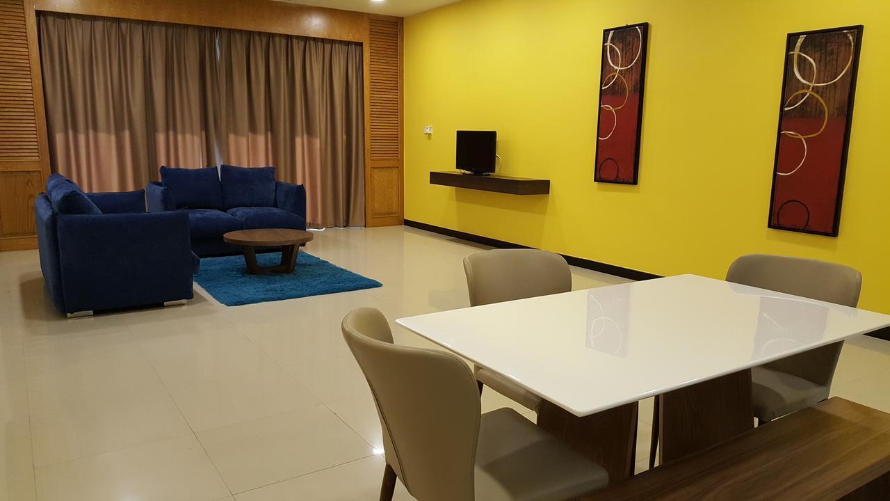 Aranda Country Club Resort