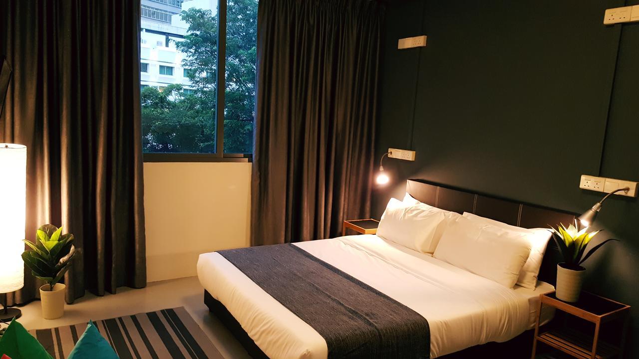 Five Stones Hostel Singapore