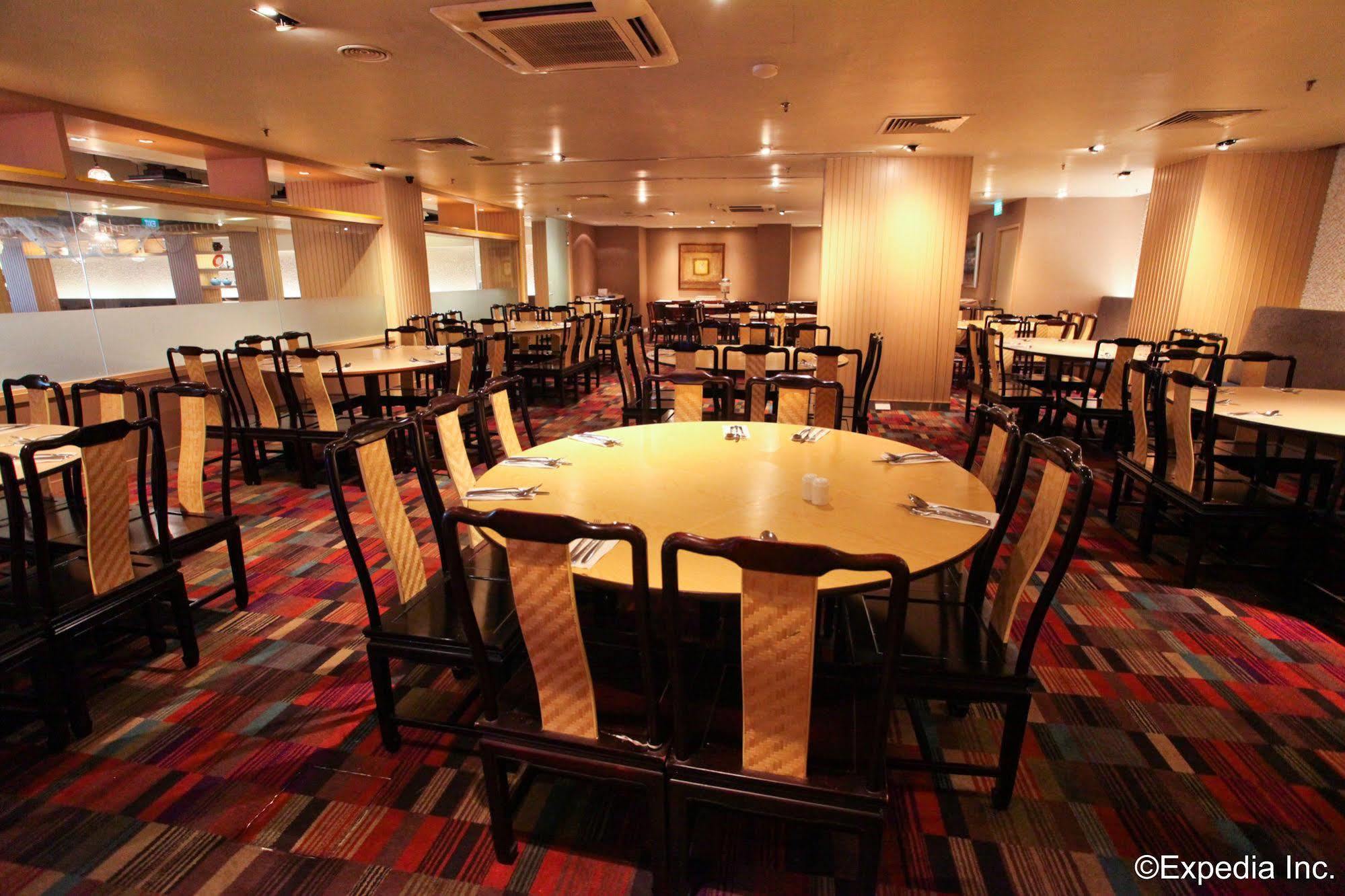 Novotel On Kitchener Hotel 4*