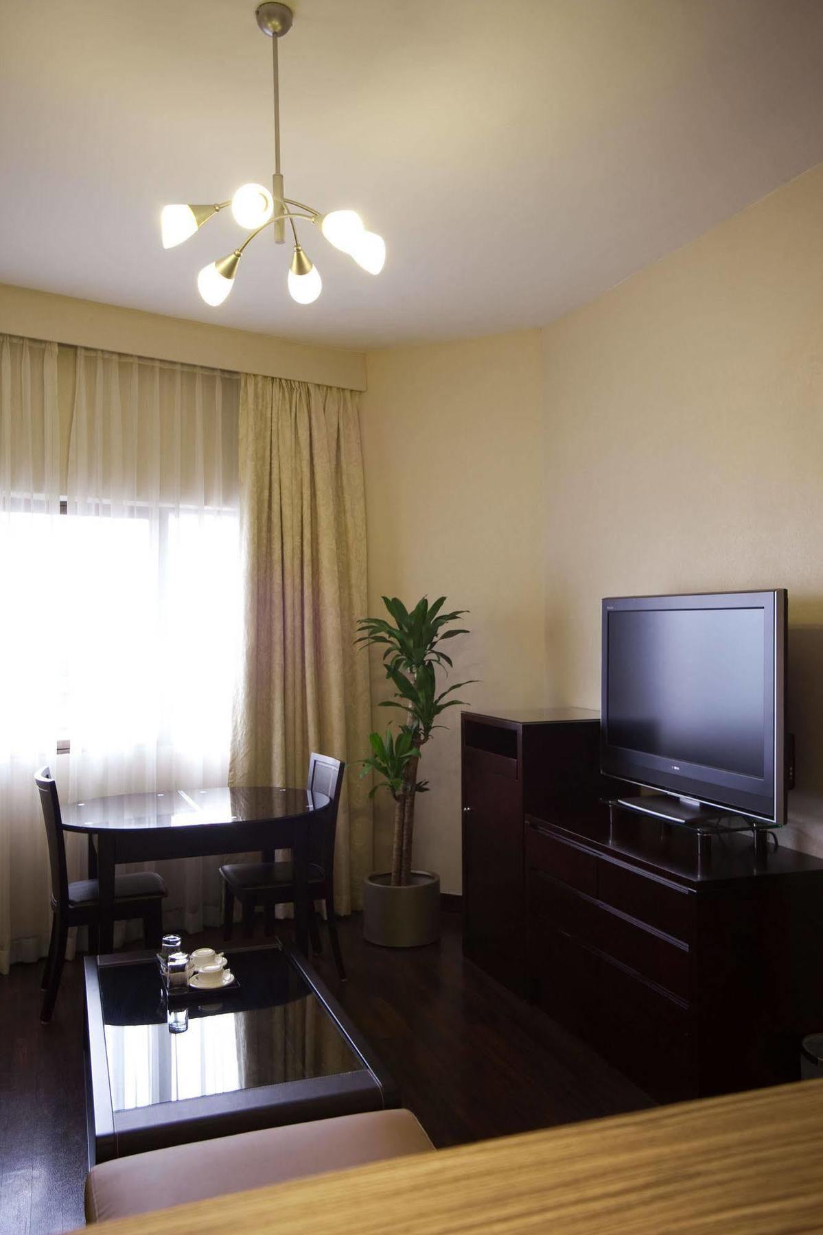 Hotel Royal Queens 4*