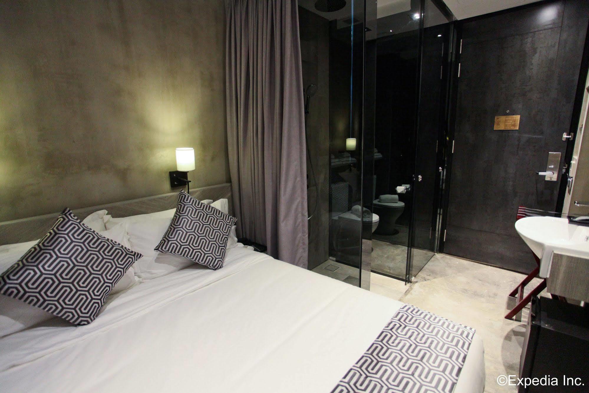 Yan Hotel 3*