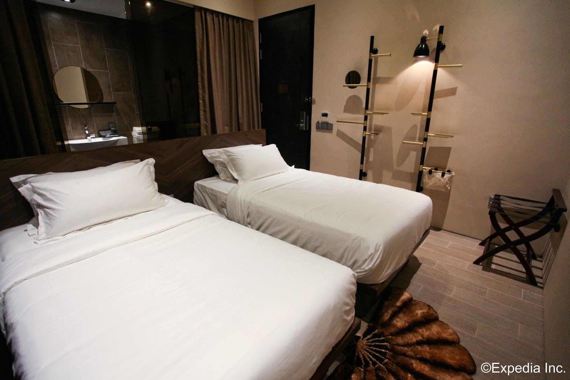 Yan 3* Singapore