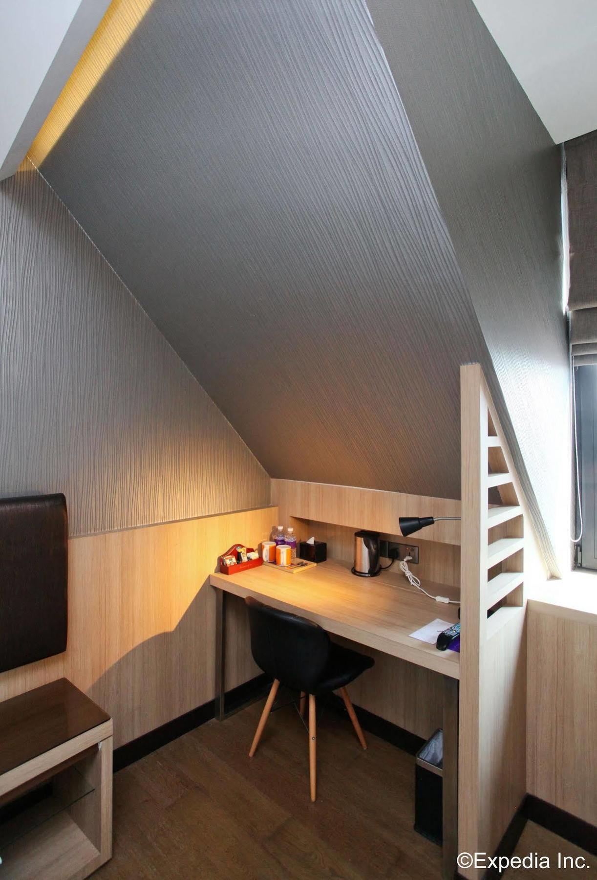 Hotel Aqueen Kitchener Singapore