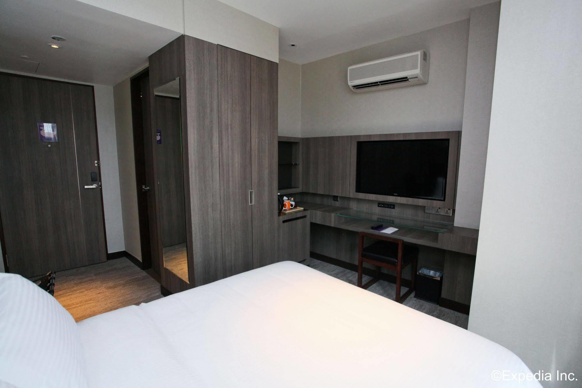 Hotel Aqueen Kitchener