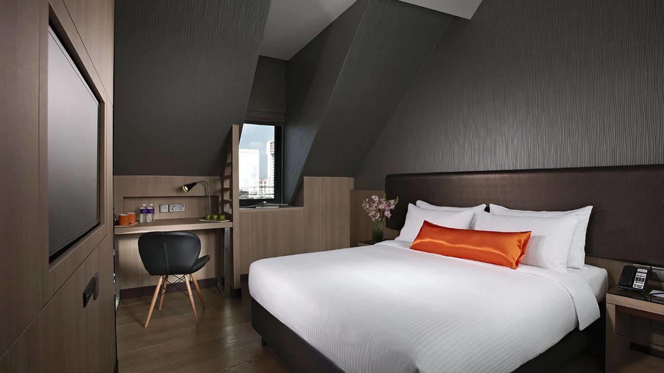 Aqueen Kitchener Hotel 3*