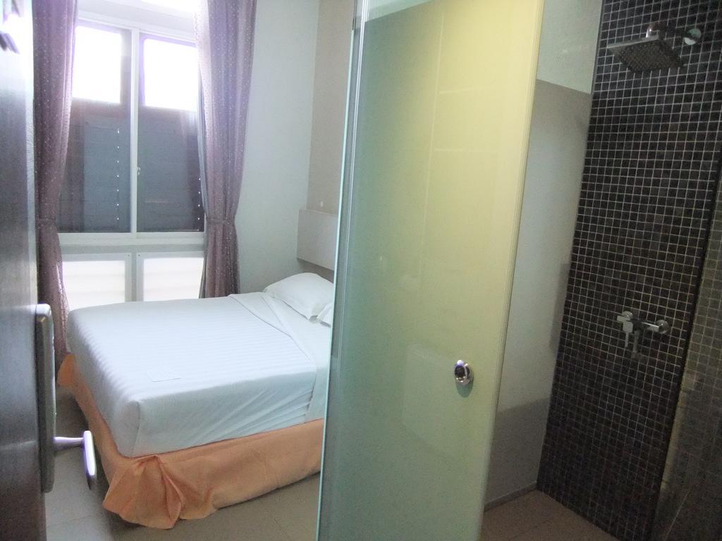 Santa Grand Little India Hotel 3*