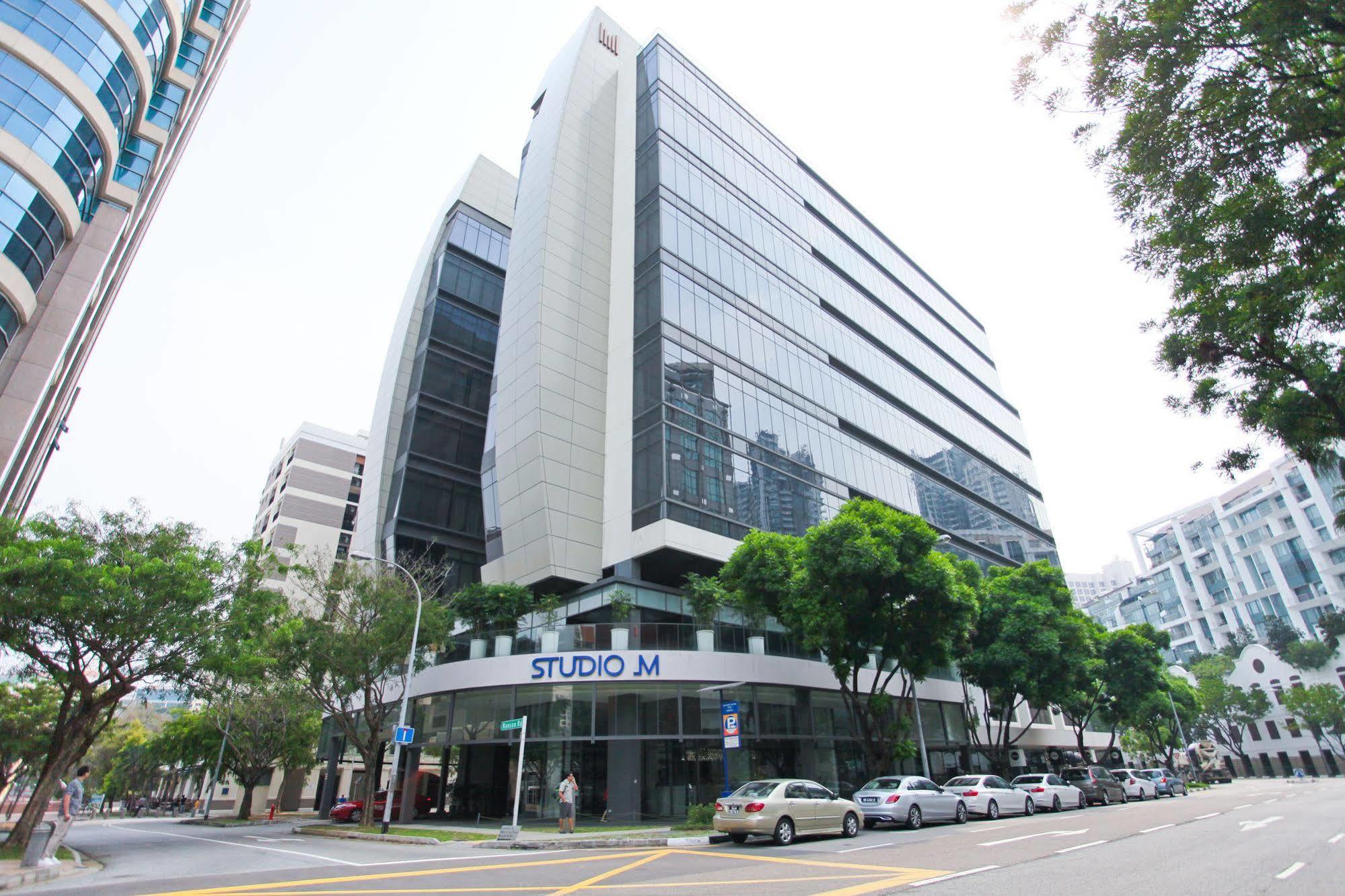 M 4* Singapore