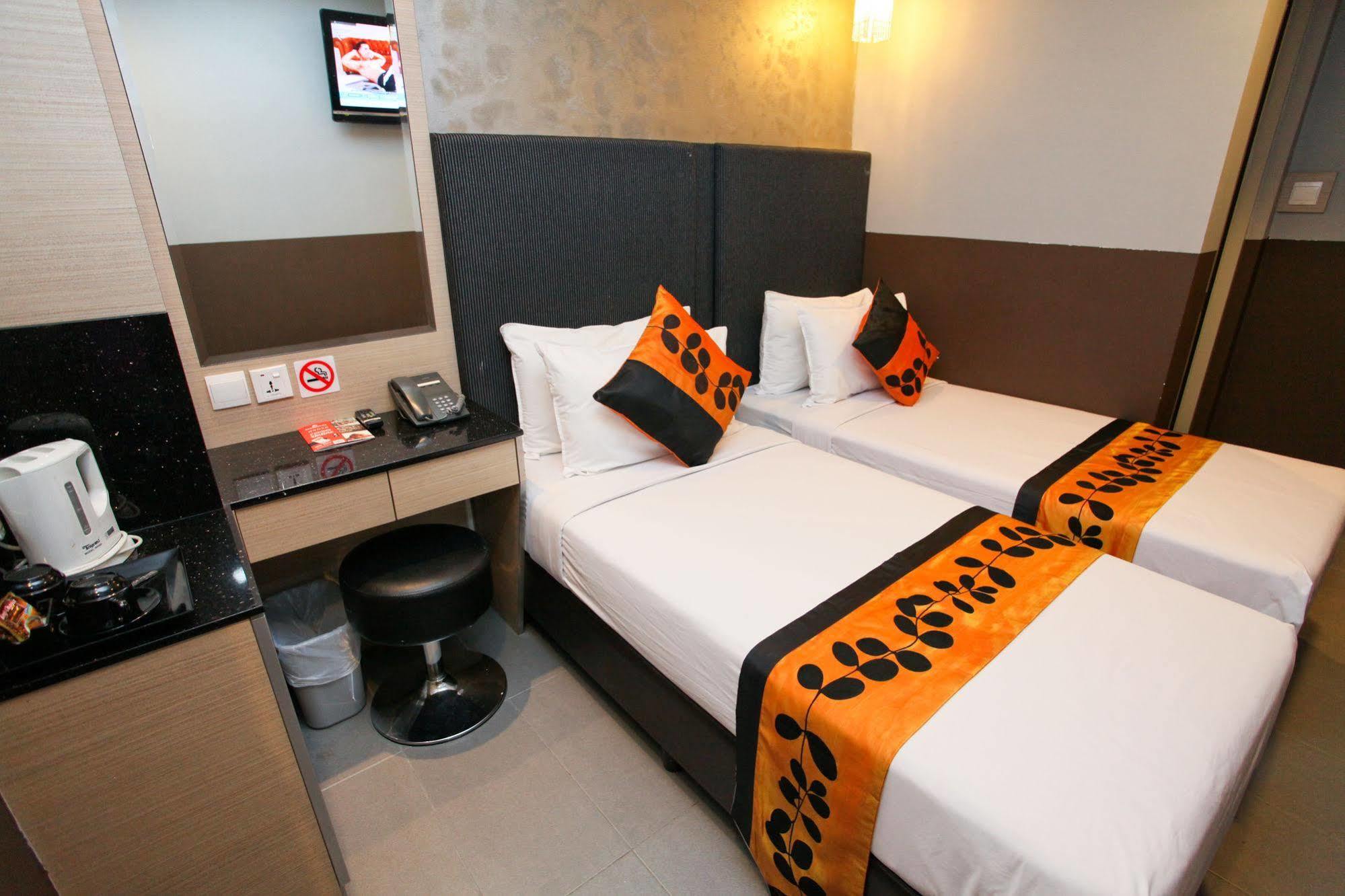 Lion Peak Bugis 3*