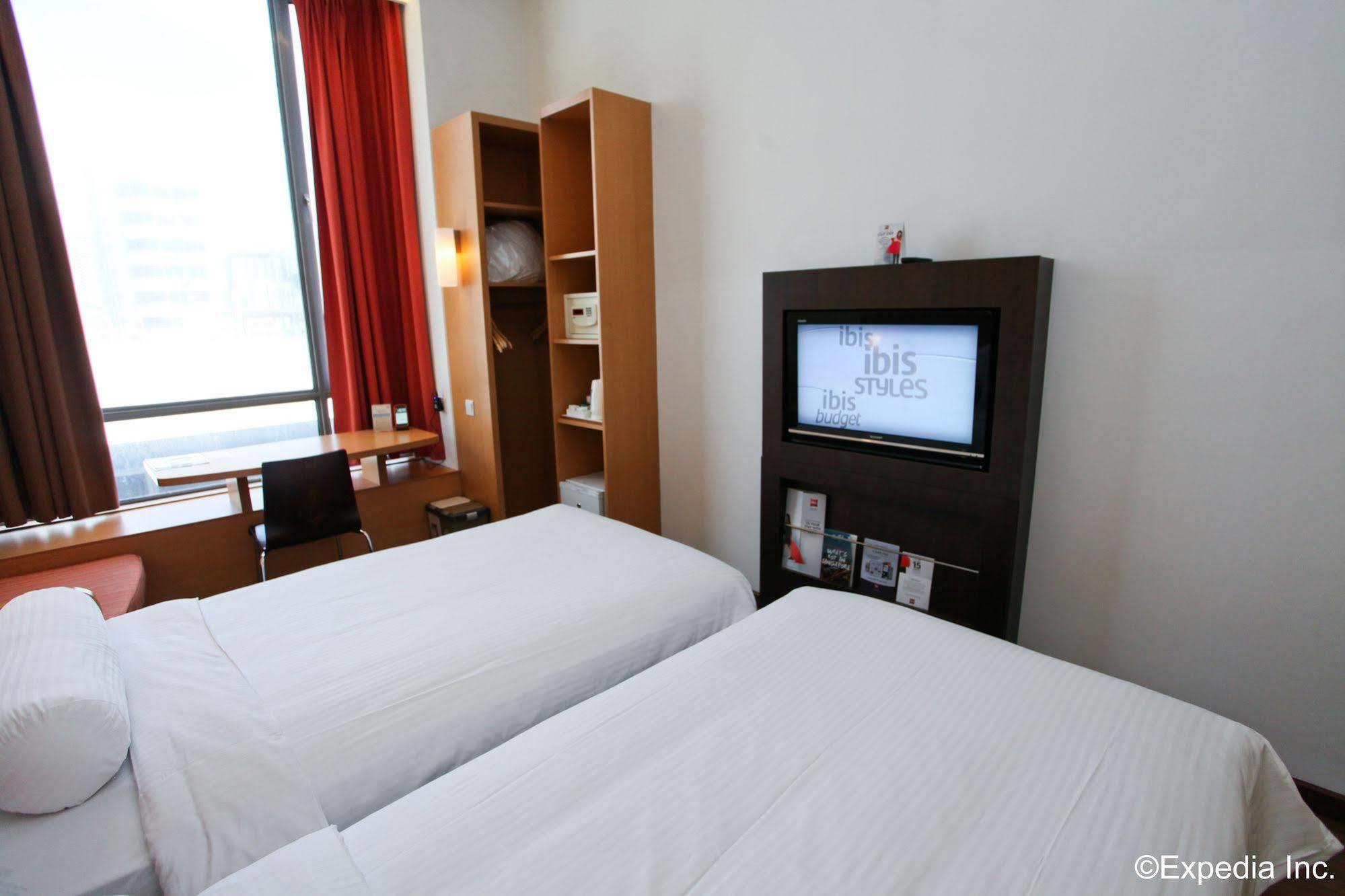 Ibis Novena