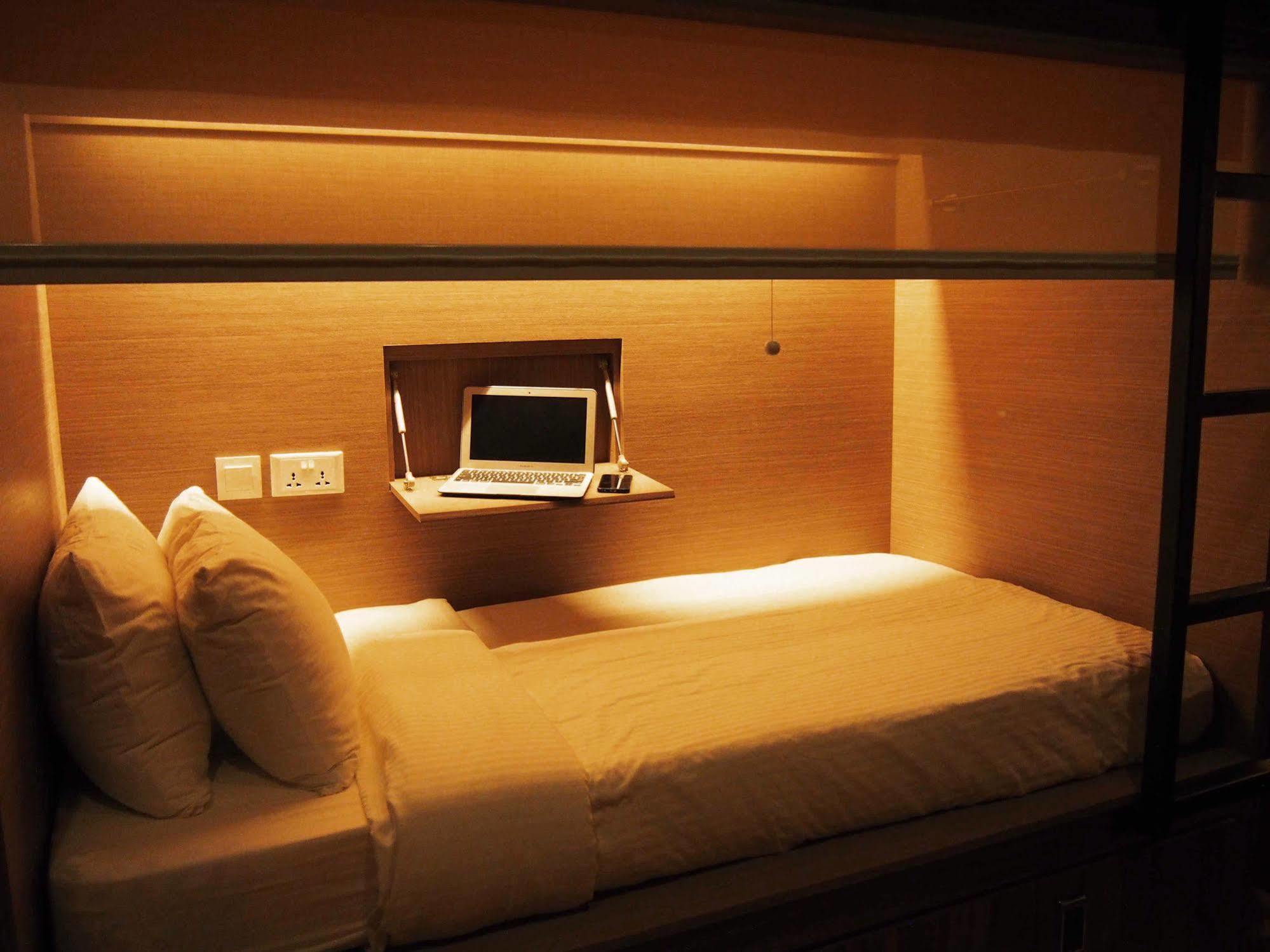 Capsule hotel Beat. Capsule Hostel @ Boat Quay