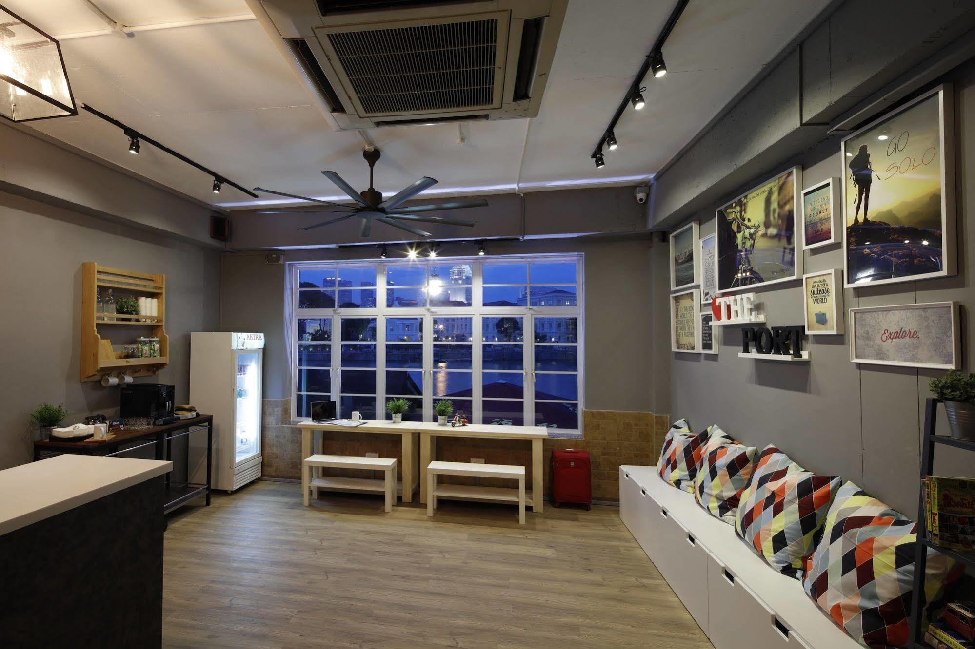 Beat. Capsule Hostel @ Boat Quay Capsule hotel