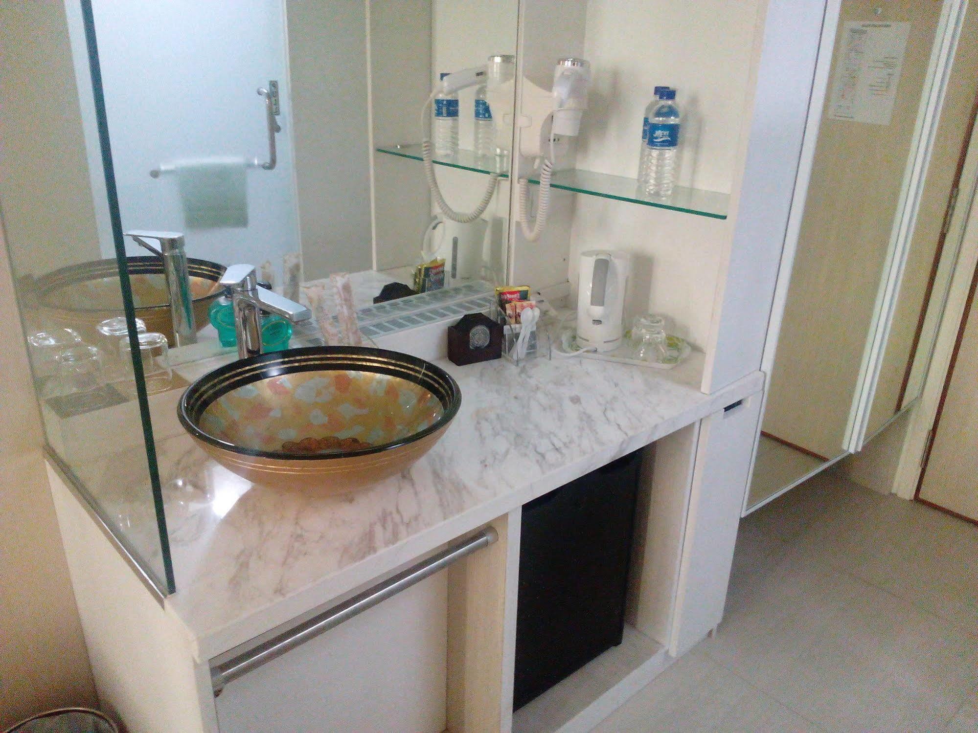Jayleen Clarke Quay Hotel