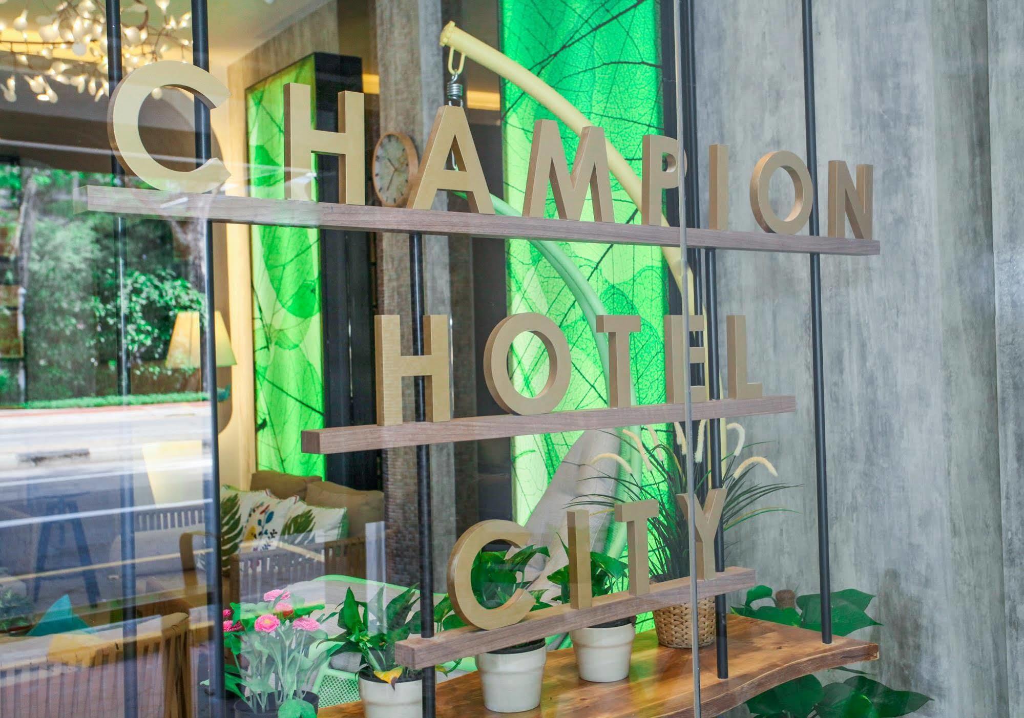Hotel Champion 3*