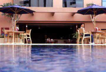 Century Roxy Park 4*