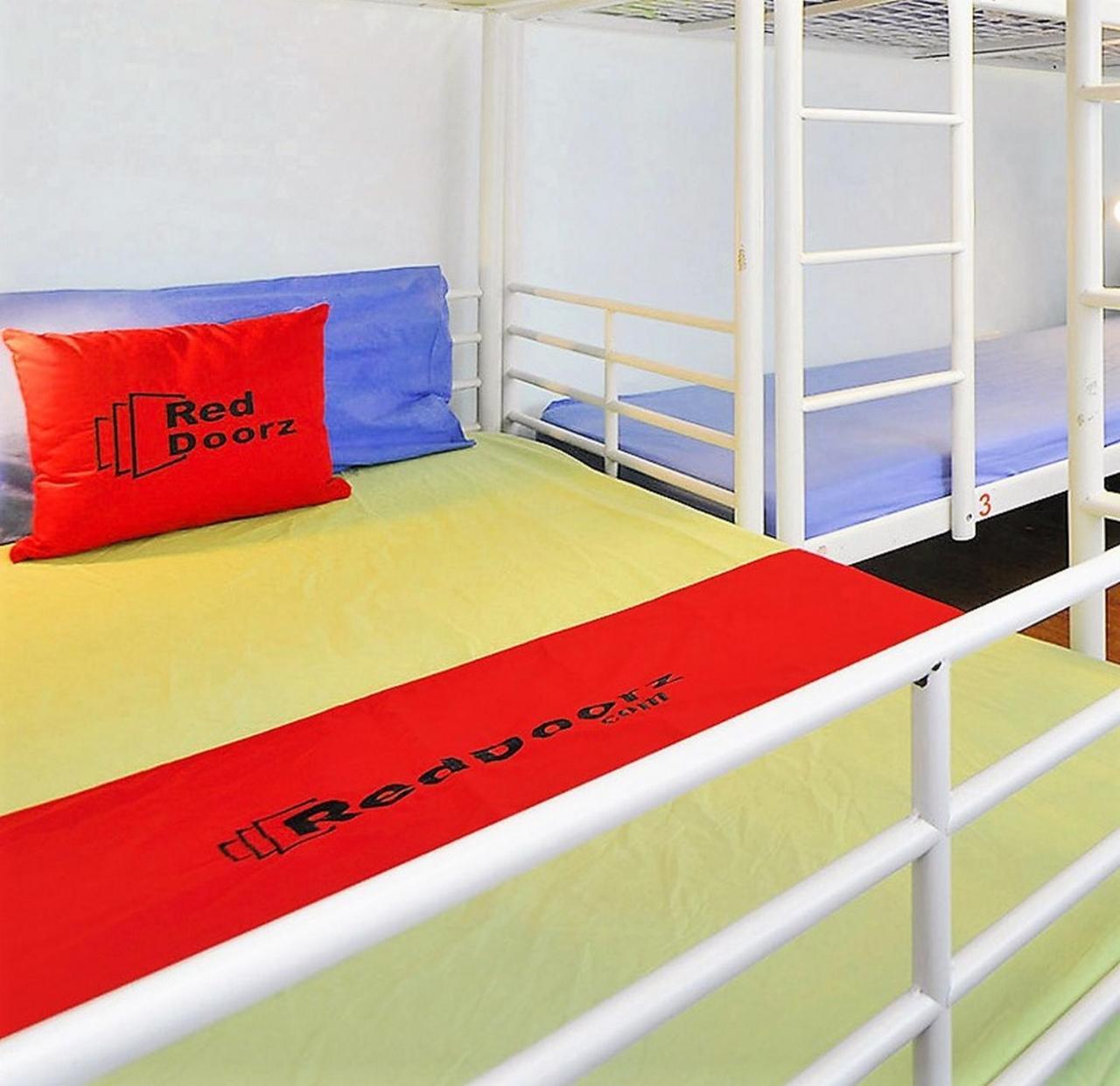 Reddoorz @ Clarke Quay Hostel *