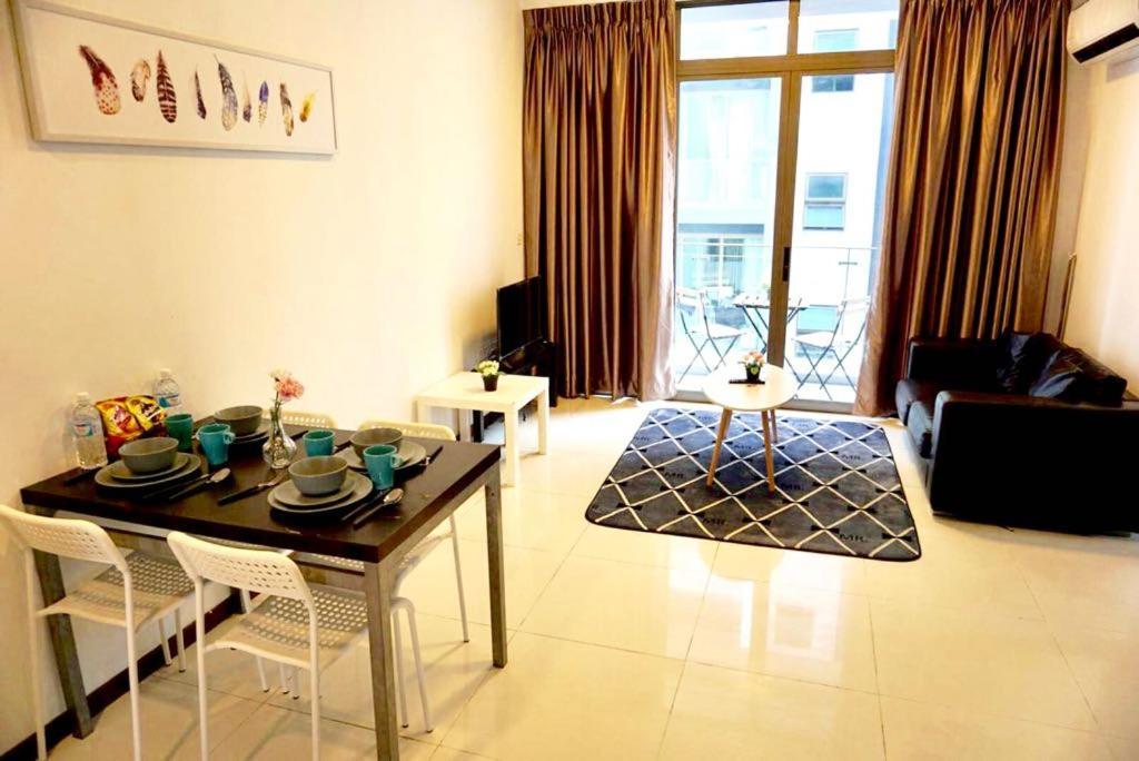 38 Geylang Lorong 8 3*