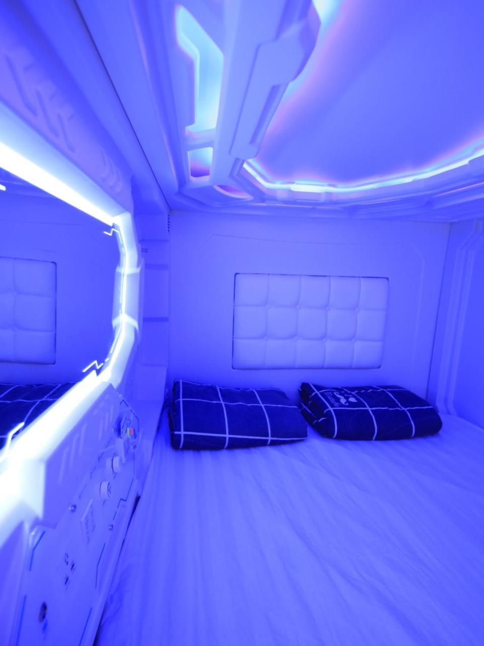 Spacepod@hive Hostel *