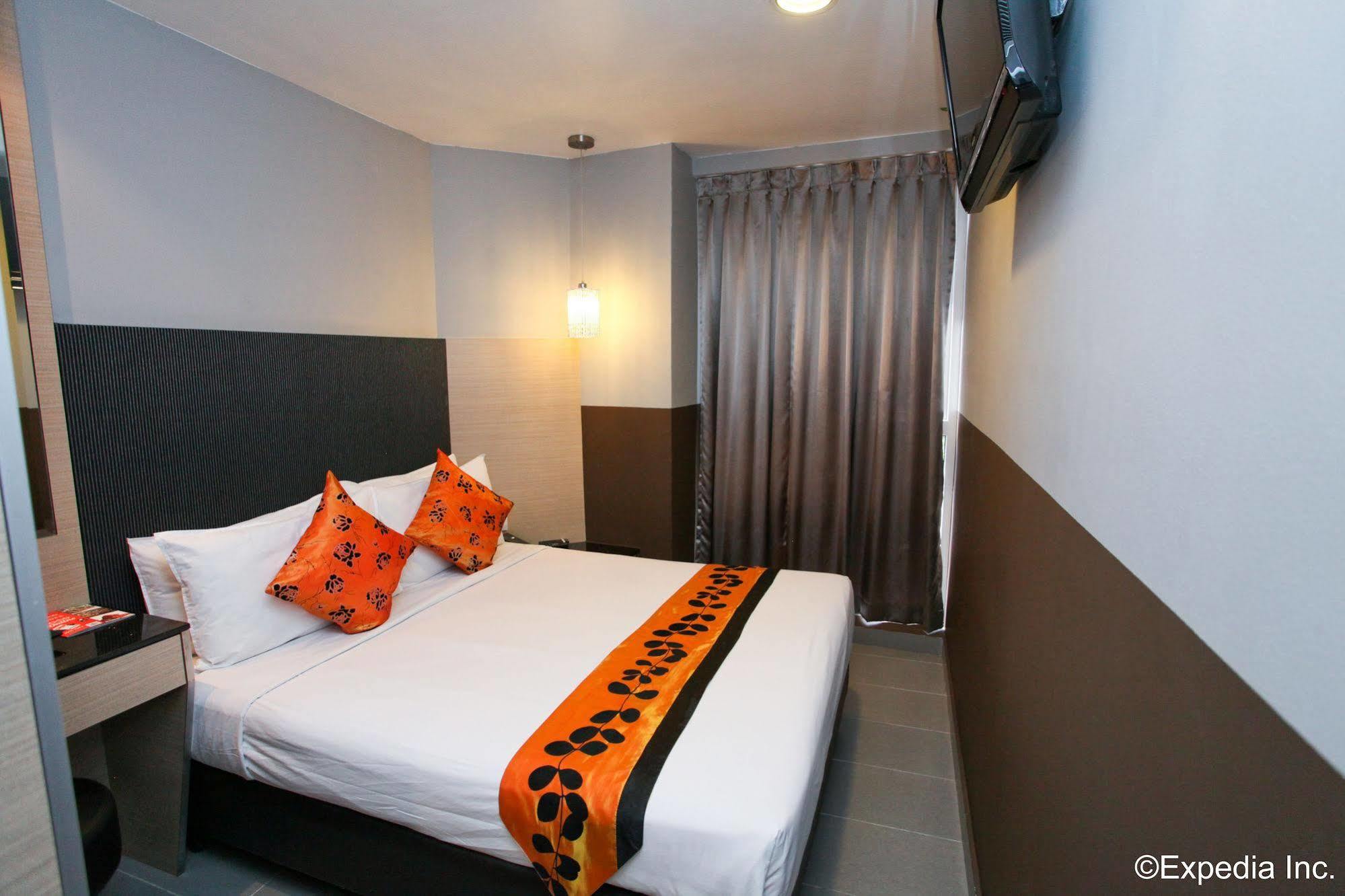 Lion Peak Bugis