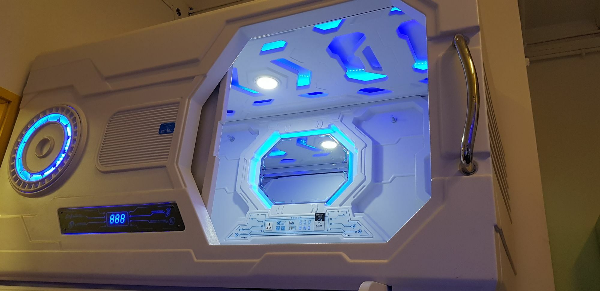 Galaxy Pods @ Chinatown Capsulehotel Singapore