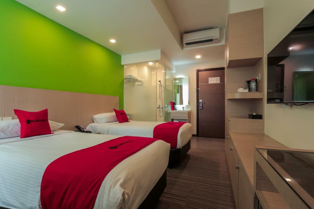 Reddoorz Premium @ Balestier Hotel