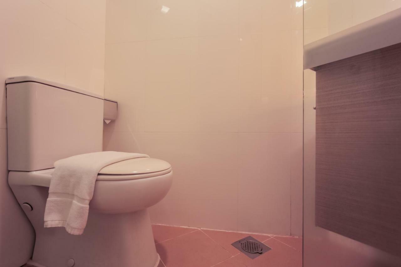Hotel Reddoorz Premium @ Balestier 3*
