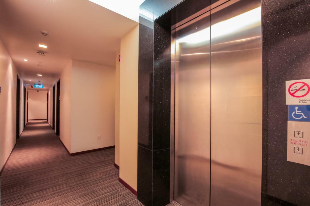 Hotel Reddoorz Premium @ Balestier 3*