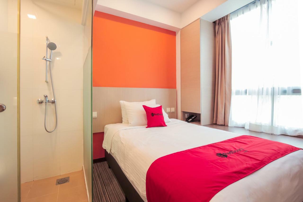 Hotel Reddoorz Premium @ Balestier