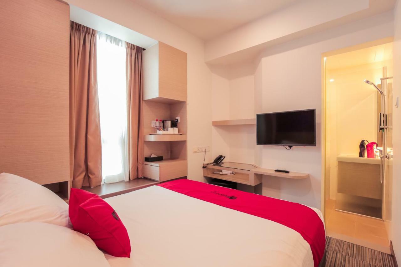 Reddoorz Premium @ Balestier 3* Singapore