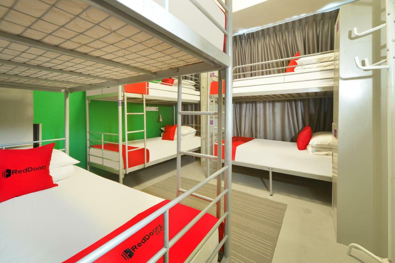 Hostel Reddoorz @ Beach Road *