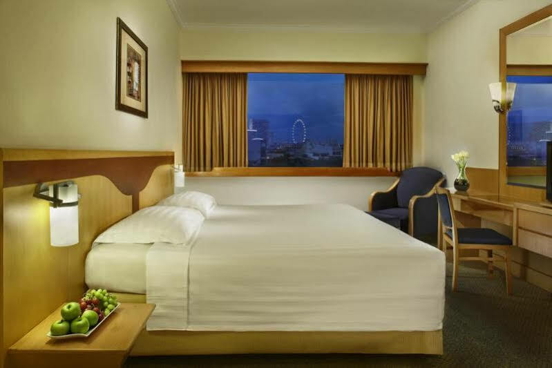 Hotel Furama Centre 4*
