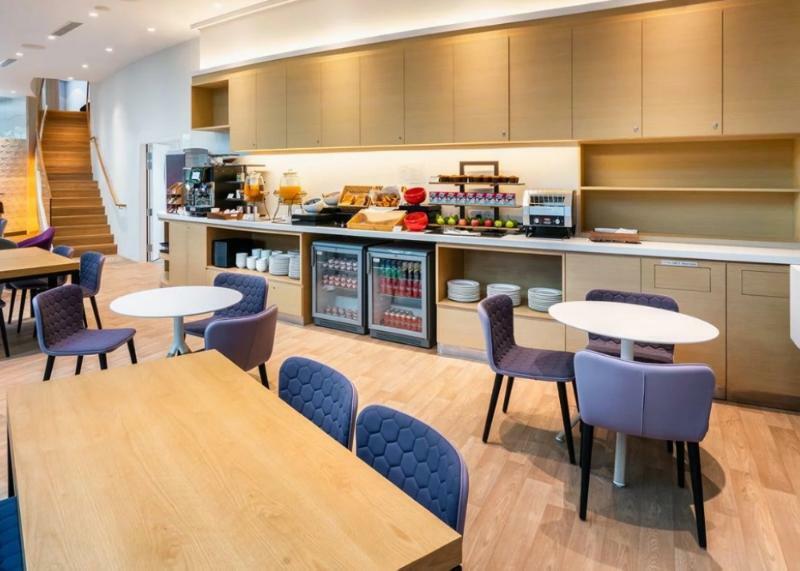 Yotelair Changi Airport At Jewel Hotel 4*