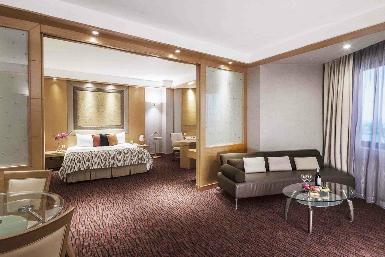 M Centre Hotel 5*